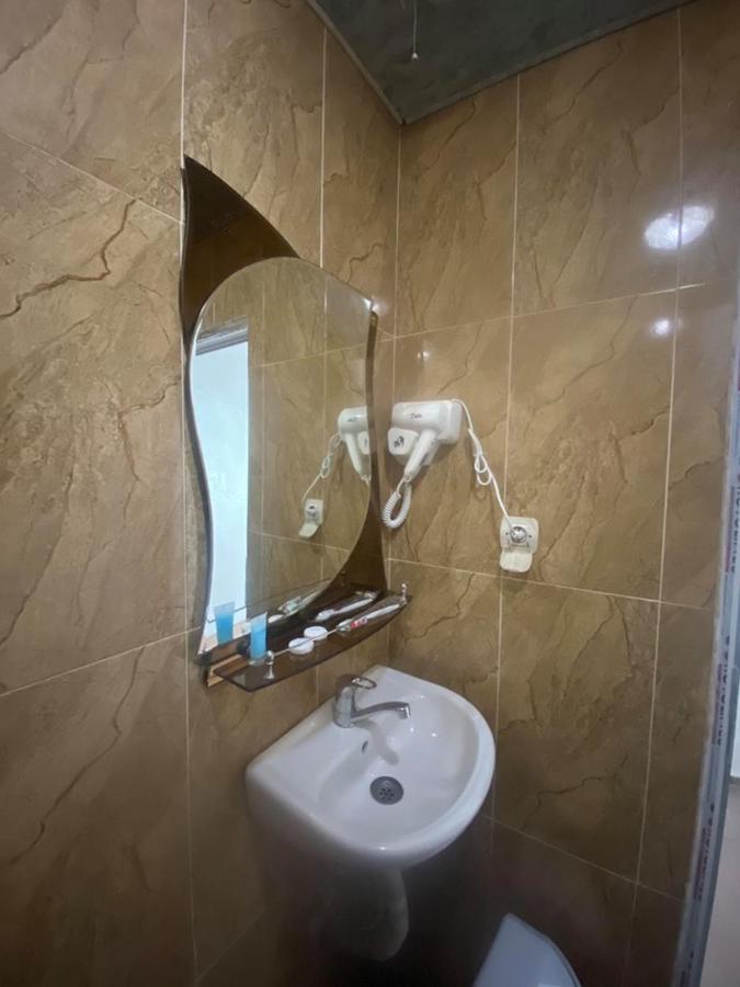 Elite Palace Plus Hotel Batumi Esterno foto