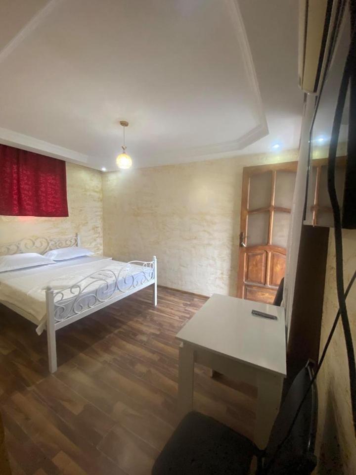 Elite Palace Plus Hotel Batumi Esterno foto