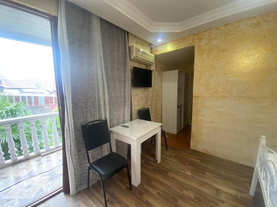 Elite Palace Plus Hotel Batumi Esterno foto