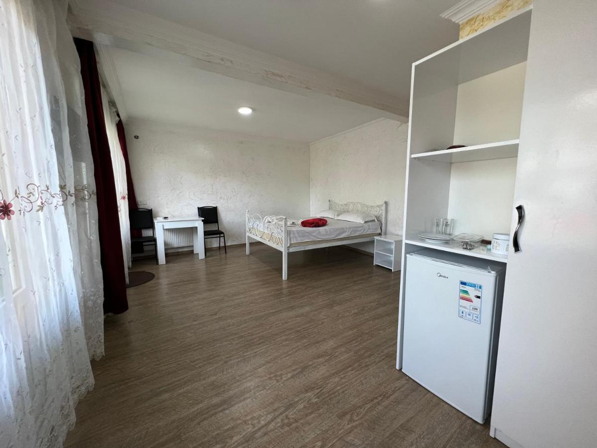 Elite Palace Plus Hotel Batumi Esterno foto
