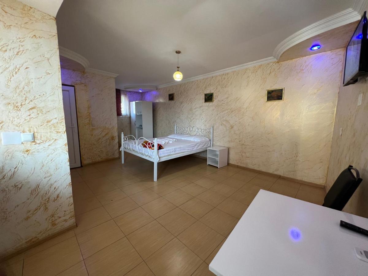 Elite Palace Plus Hotel Batumi Esterno foto